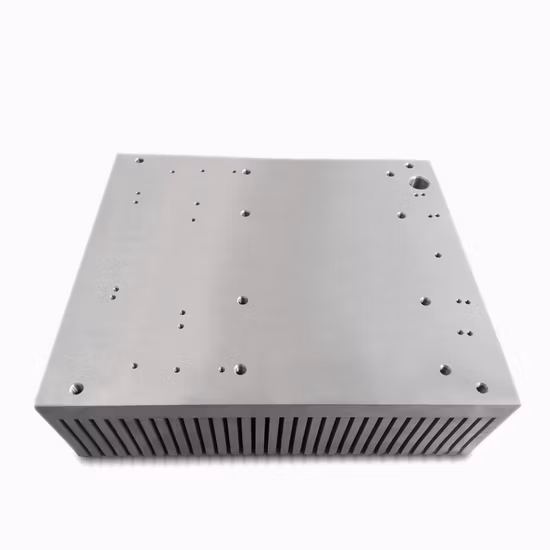 産業用サーマルソリューション 精密穴あけ加工とフライス加工により製造されたアルミニウム合金ヒートシンク